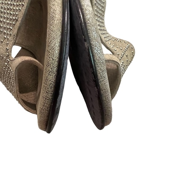 Donald J Pliner Mule Heels Peace Sign Studded Beige Size 9.5 - Picture 8 of 13